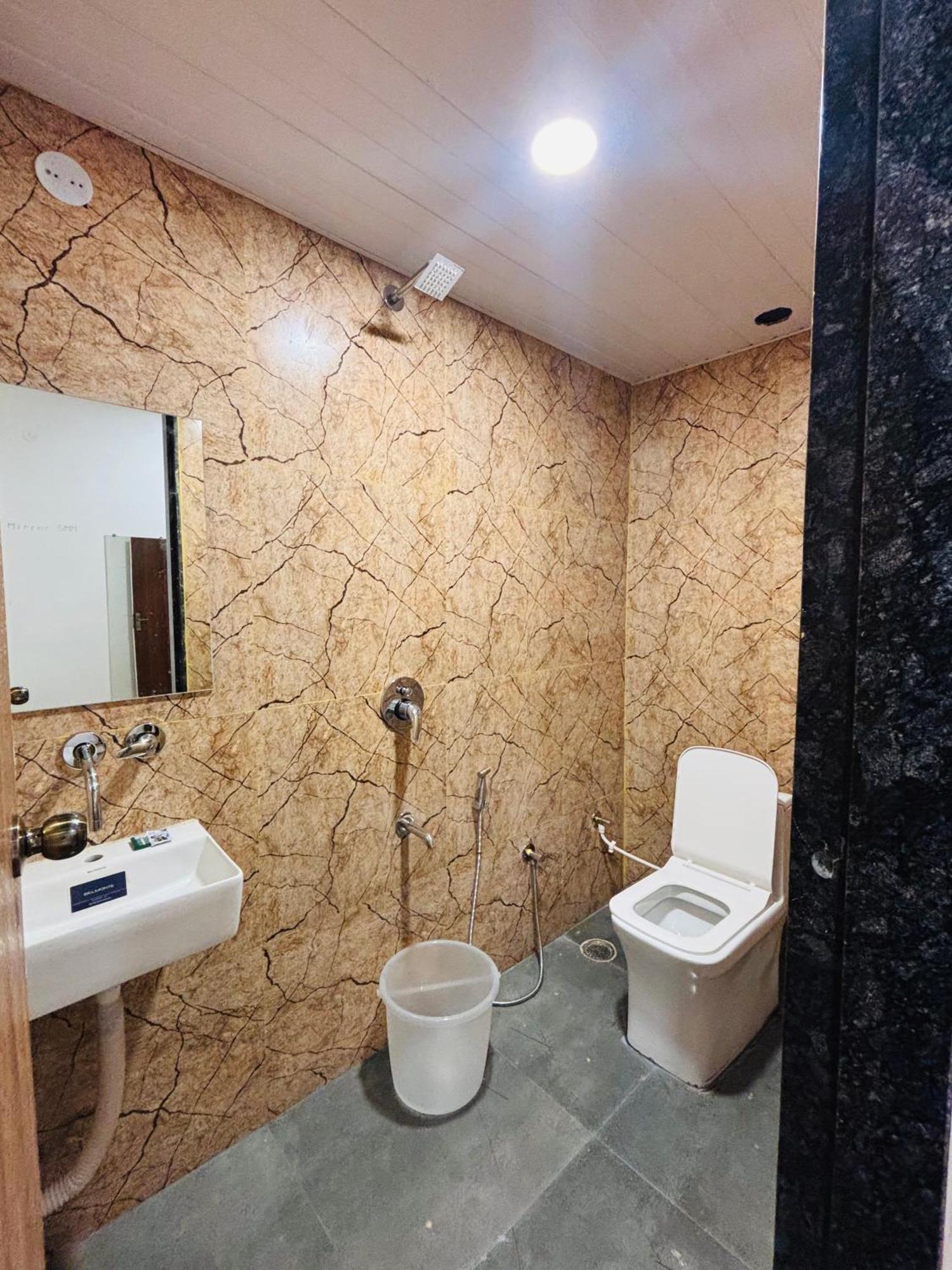Hotel Vedicvista Индаур Экстерьер фото