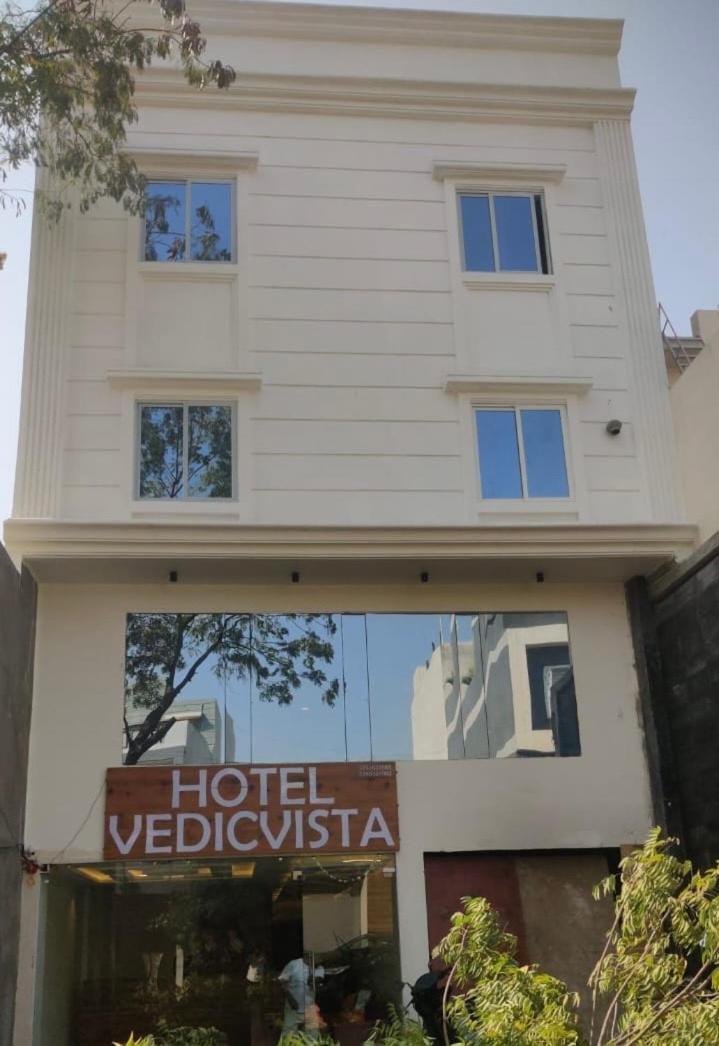 Hotel Vedicvista Индаур Экстерьер фото