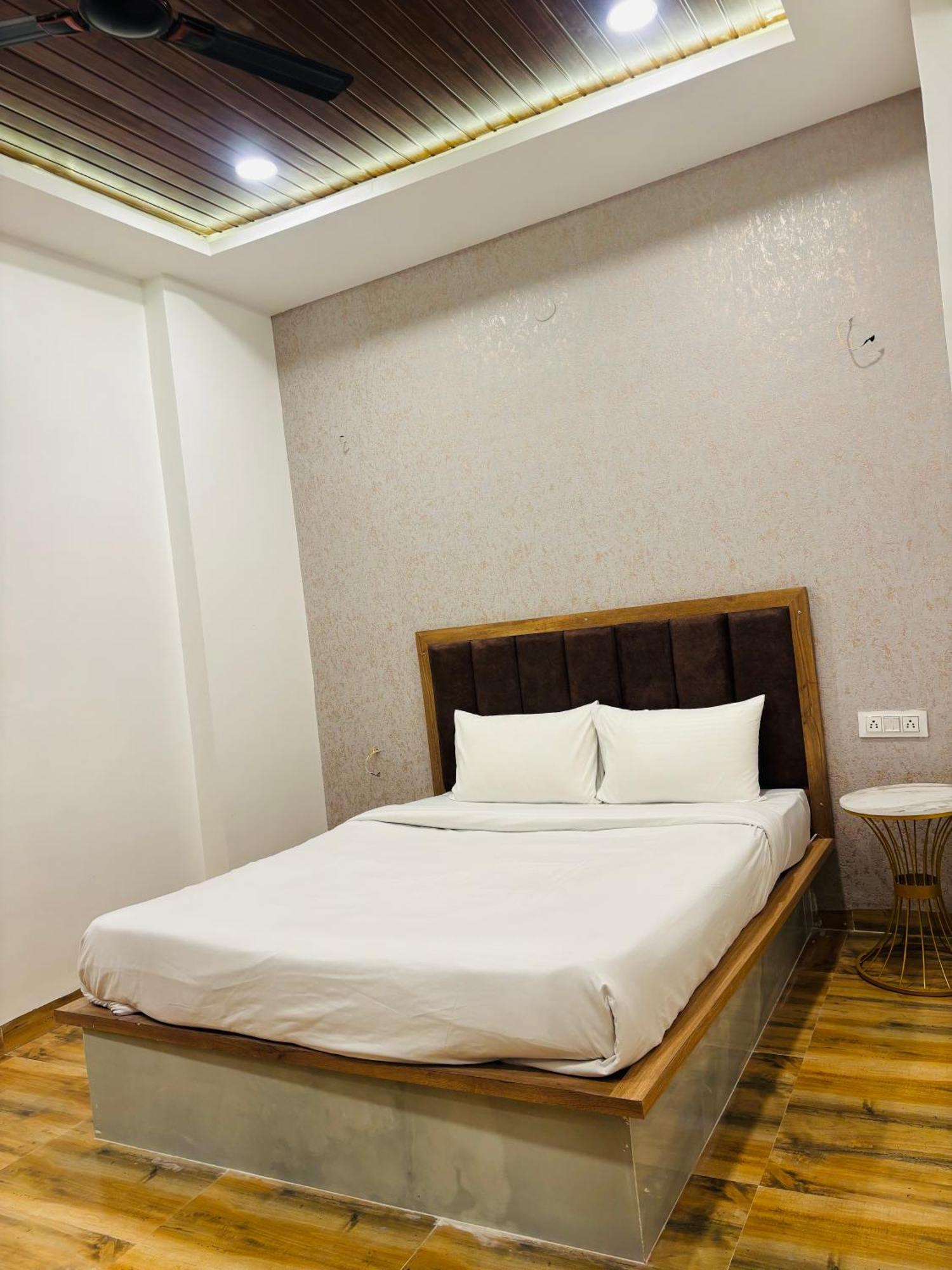 Hotel Vedicvista Индаур Экстерьер фото