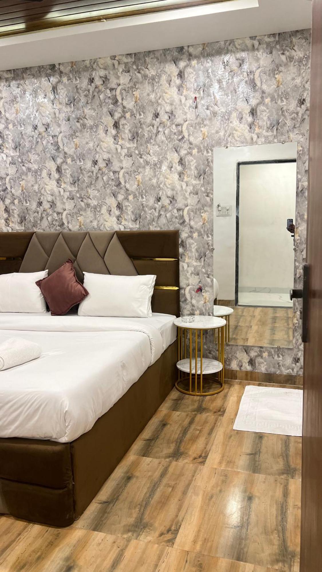 Hotel Vedicvista Индаур Экстерьер фото