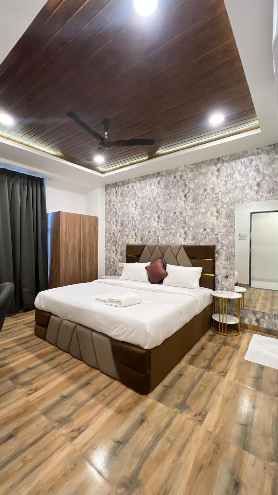 Hotel Vedicvista Индаур Экстерьер фото